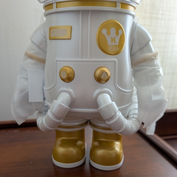 RARE 400% Start From Heart Mega Space Molly 2024 Employee Exclusive - Picture 5 of 7